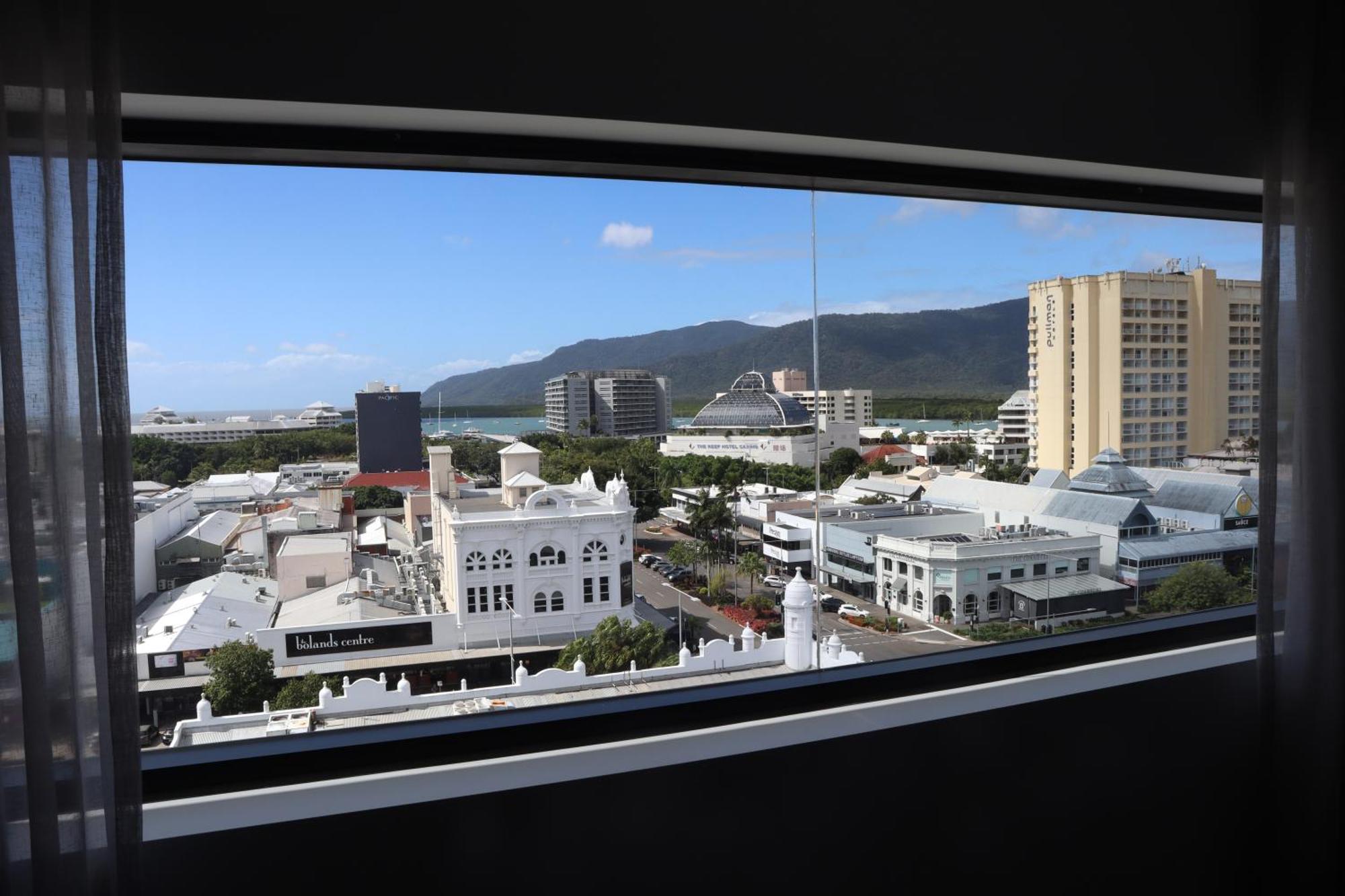 The Benson Hotel Cairns Exterior foto